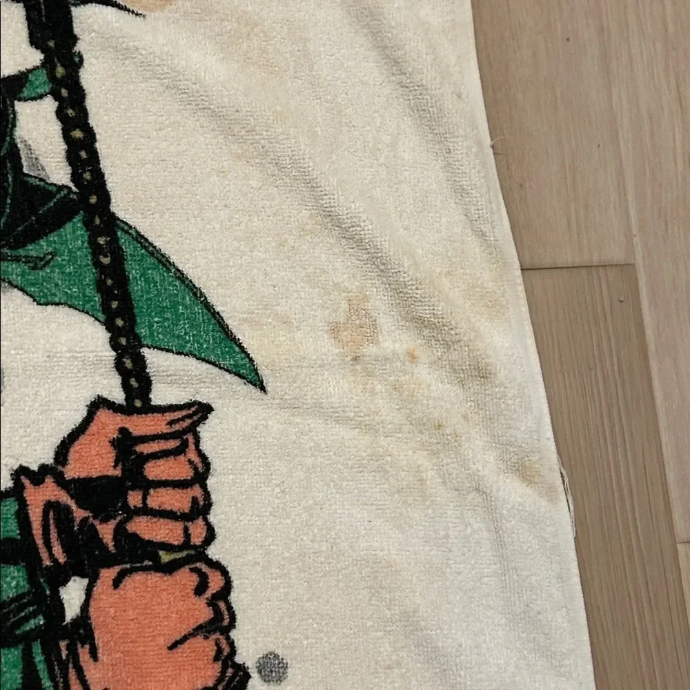 DC Comics The Riddler Jim Carrey Beach Towel Stains Discoloration